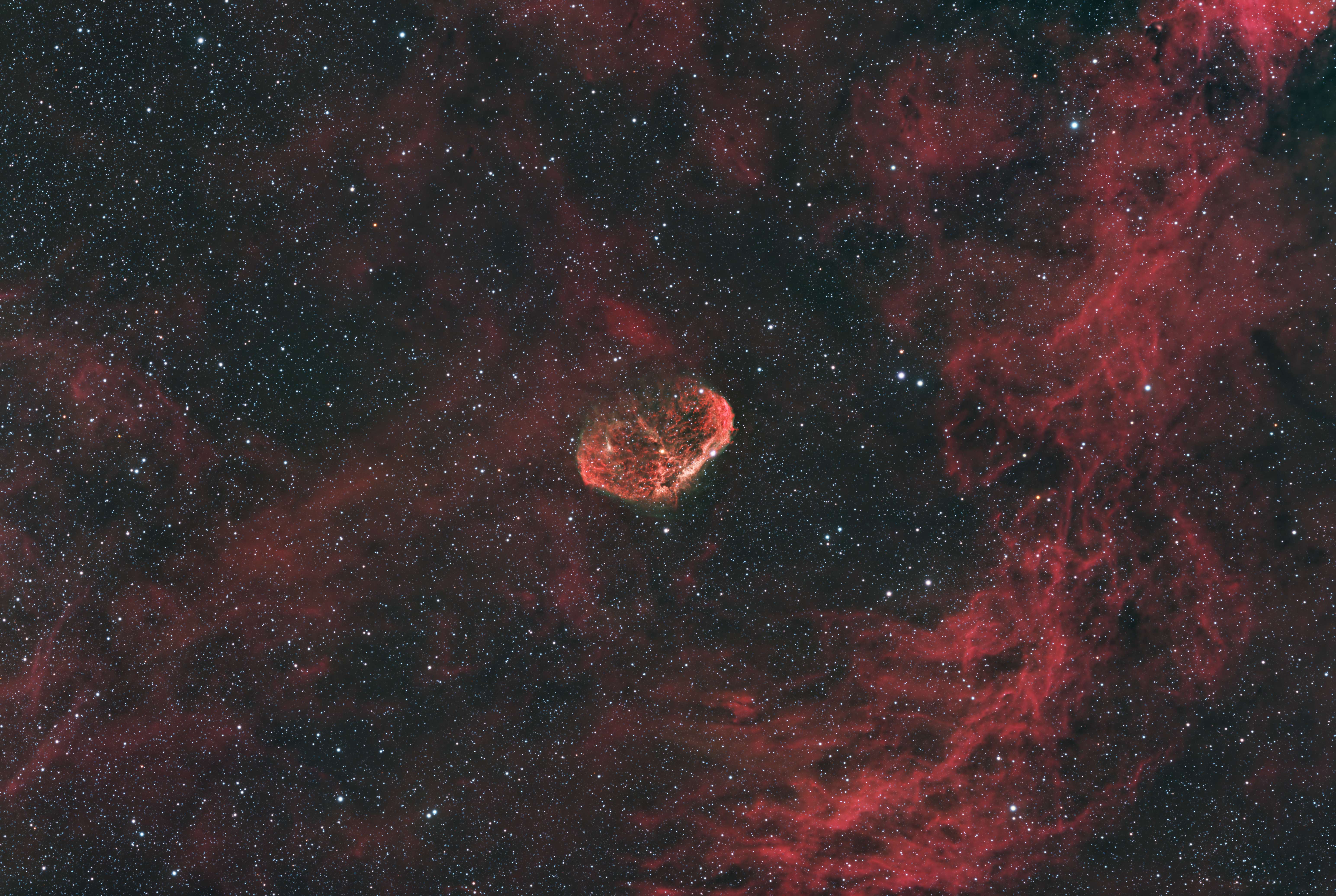 Crescent Nebula, narrowband)